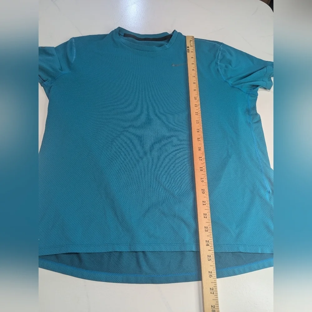 Nike Dri Fit Mens Size Large teal Blue T-Shirt Short Sleeve Moisture Wick Swoosh